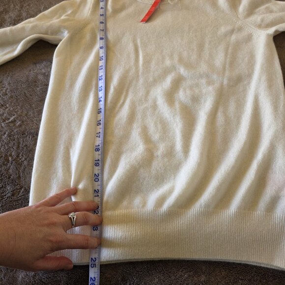 Jennie Liu 100% Cashmere Sweater Women’s Medium Cream Crew Neck Long Sleeve NWT - Picture 13 of 14